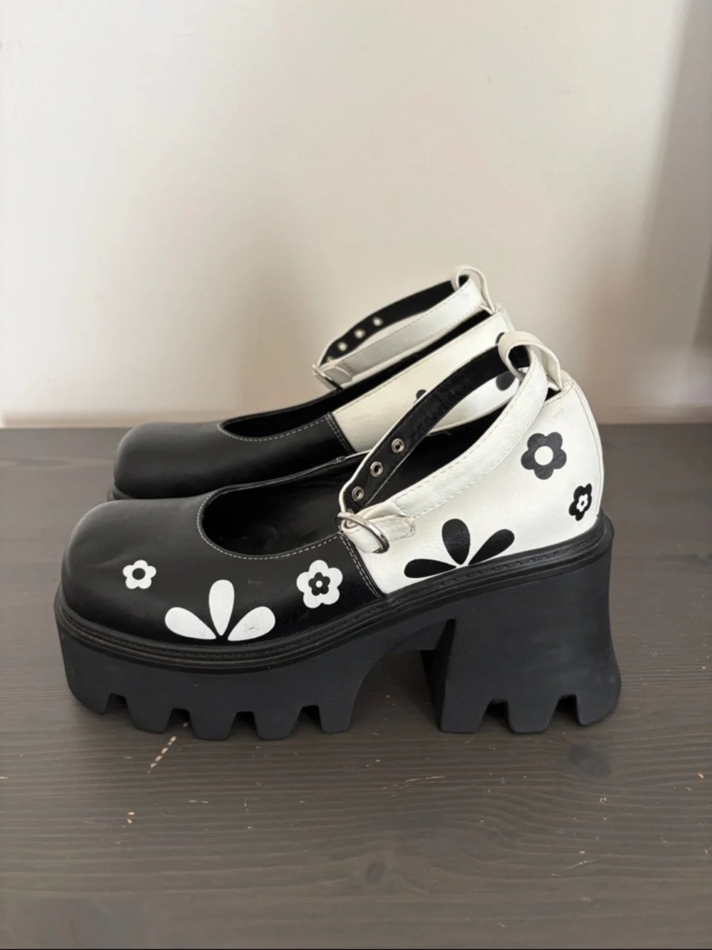 Lamoda Platform Mary Jane Y2K Heels Black White Floral Chunky Lug Sole Size 8